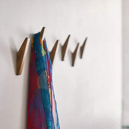 ElmHooks | Set of 6 Minimalist Wooden Wall Hooks 1